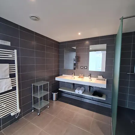 Maison Jenny Restaurant & Hotell 3*